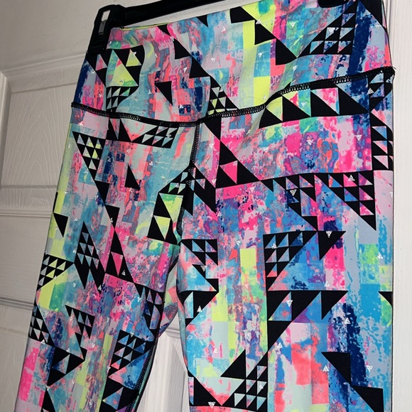 Victoria's Secret Sport Neon Blue Yellow Pink Geometric Knockout Crop Leggings - Picture 5 of 10